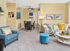 Amazing Courtyard View DT Parking tub pool 99 WS