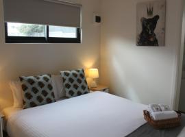 Lunar Cabins, Hotel in Parkes