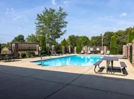 The Family Float at Autumn Ridge, Hosted by Byers & Harvey