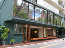 仙台 Blank Hotel, хотел в Сендай