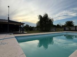 Potrero Village Suites Refugios Serranos, hotel in Potrero de Garay