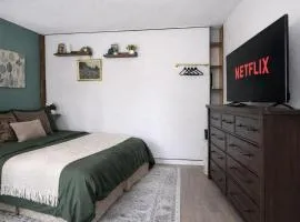 Private Studio Apartment with Independent Entry & Parking