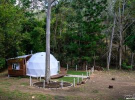 Solace Dome Off Grid Stay at Shanlyn Farm, khách sạn ở Traveston