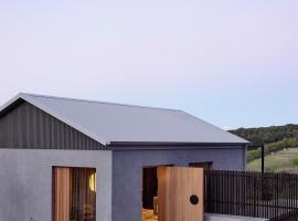 Bassano Red Hill, hotel en Red Hill