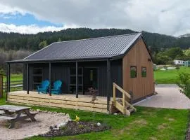 The Ligar Bay, Modern Kiwi Bach, Calm Sea Bliss