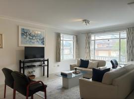 All Access Parramatta - Central 3BR Apartment, hotel em Parramatta