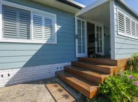 Bungalow Blue - 8 Illawong Lane