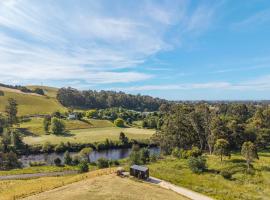 Perrys North by Tiny Away, hótel í Forth