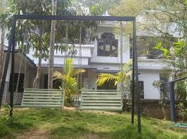 Blue mount stay, Hotel in Gūdalūr