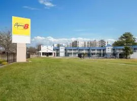 Super 8 by Wyndham Portsmouth - Norfolk