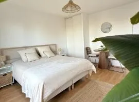 Jolie suite Bohème avec terrasse et vue sur le lac