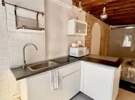 Independent Venice Studio with outdoor patio