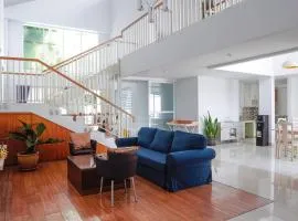 Villa Emili Bandung - A Cozy and Spacious Home