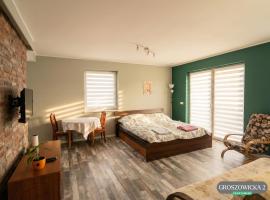 Przytulne i ciepłe mieszkanie w spokojnej dzielnicy Opola, khách sạn ở Opole