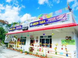 Green Tara Homestay, hotel di Mangpu