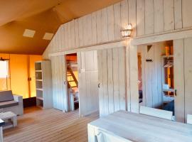 Camping Podere Sei Poorte，Monteciccardo的豪華帳蓬