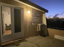 Tente Roots & Tiny House minimalistes - expérience simple et authentique au Diamant I Le Paradis des Petits Voyageurs