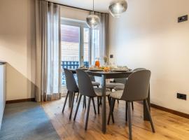 HelloCHALET - Front Row with balcony overlooking the Cretaz slopes, hotel em Breuil-Cervinia