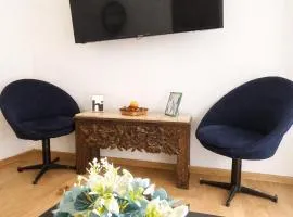 Central and stylish apartment, top center with private Sauna!