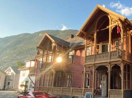 L&aelig;rdals&oslash;ren Motor Guesthouse, hotel con estacionamiento en L&aelig;rdals&oslash;yri