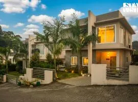 StayVista at Ohana 36 - Lawn, Gazebo & BBQ