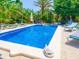 Sunny villa with private pool, AC and WIFI