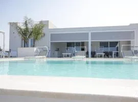 Villa con piscina e vista mare immersa nella natura