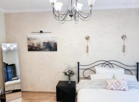 Romantic Old Town Hideaway, отель в Хаапсалу