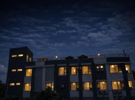 Modi Hotel & Resorts, ξενοδοχείο σε Pinjaur