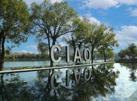 CIAO Boutique Hotel, hotel na may mga hot tub sa Guilin