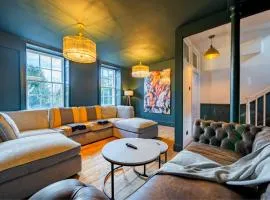 Central Bath 6 Bedroom Townhouse Sleeps 12 by Roost Accommodation