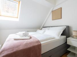 Large - 90m2 - Quiet Maisonette for 10 - 24 I 7 Check-in, Hotel in Kapfenberg