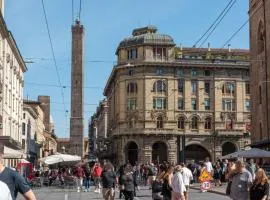 BOLOGNA CENTRO - DUE TORRI PALACE H - Rooms and suites