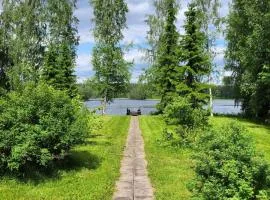 Beautiful cottage by the lake