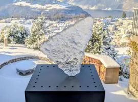 Stunning 4BDR Villa- Private Sauna & Lake View