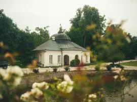 Pałac Popielów w Kurozwękach, Apartament w Oficynie - A