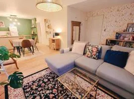 Quiet apartment for 2-4 people with private parking