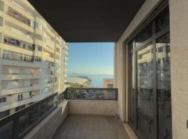 Sea View Apartment, kh&aacute;ch sạn ở Durr&euml;s