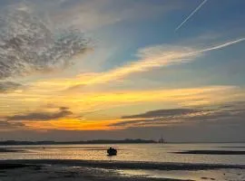 Spacious Holiday Home Near Beach And Nature