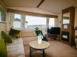 Fabulous Summer Breeze - Sleeps Six