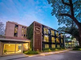 The Henry Glass House Clark