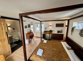 Unforgettable Houseboat Stay w Sauna in Central Copenhagen, Hotel in Kopenhagen