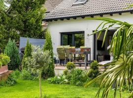 Wunderschöne Terrassenwohnung mit Blick ins Grüne!, hotel di Meerbusch