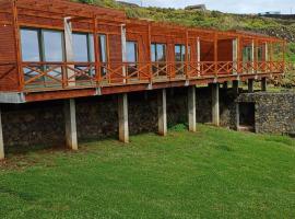 Salga Lodge, locanda ad Angra do Hero&iacute;smo