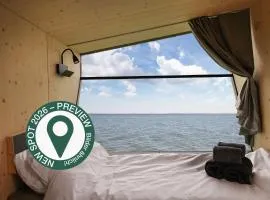 Sleep Space 23 - Green Tiny Spot Schillig