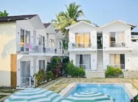 Seawood Beach side by Tvessa