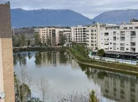 Prestige Lake View Apartment Tirana
