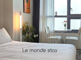 Songdo Sensory Stay # Couple Trip # View Restaurant # Free Parking # Hotel Bedding # Netflix、Taeamのホテル