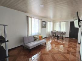 Alojamiento Vistas Chirripo espacioso con Parqueo, hotel a San Isidro de El General