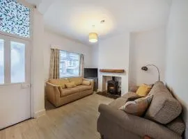 Central Filey Family Cottage for Groups with Super King Bedroom and Bunk Room